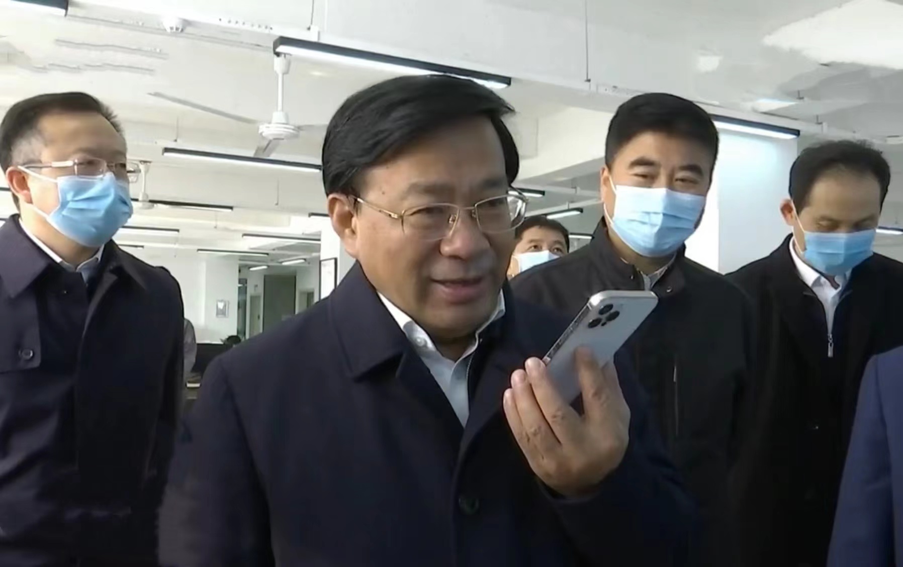 19 吉林省委副书记、省长韩俊光临K8凯发伊通供热 2021.11.2.jpg